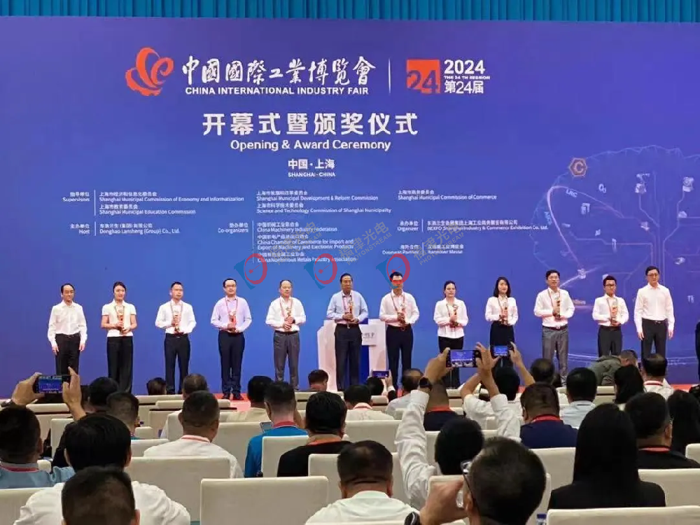 凯普林雷霆150kW超高功率光纤激光器获工博会大奖