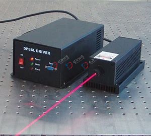 光纤激光器 VS 固体激光器