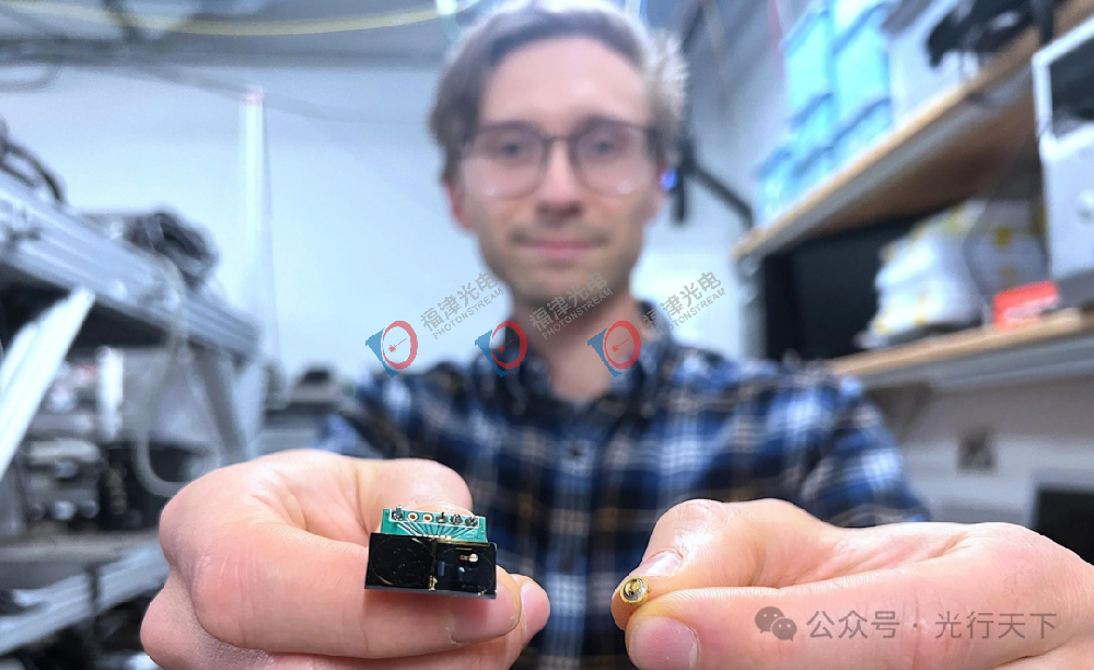 手掌大小的激光器打破实验室界限