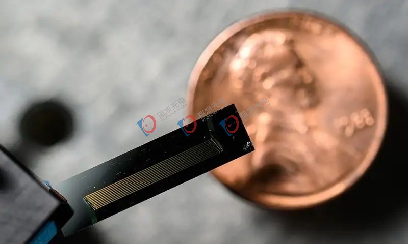 突破！比硬币还小的激光设备研制成功
